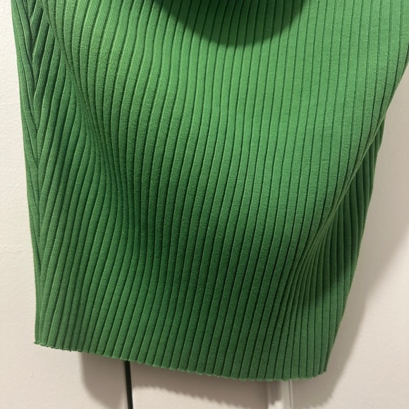 Zara Green Ribbed One Shoulder Crop Top Size Medium Women’s - Picture 2 of 6